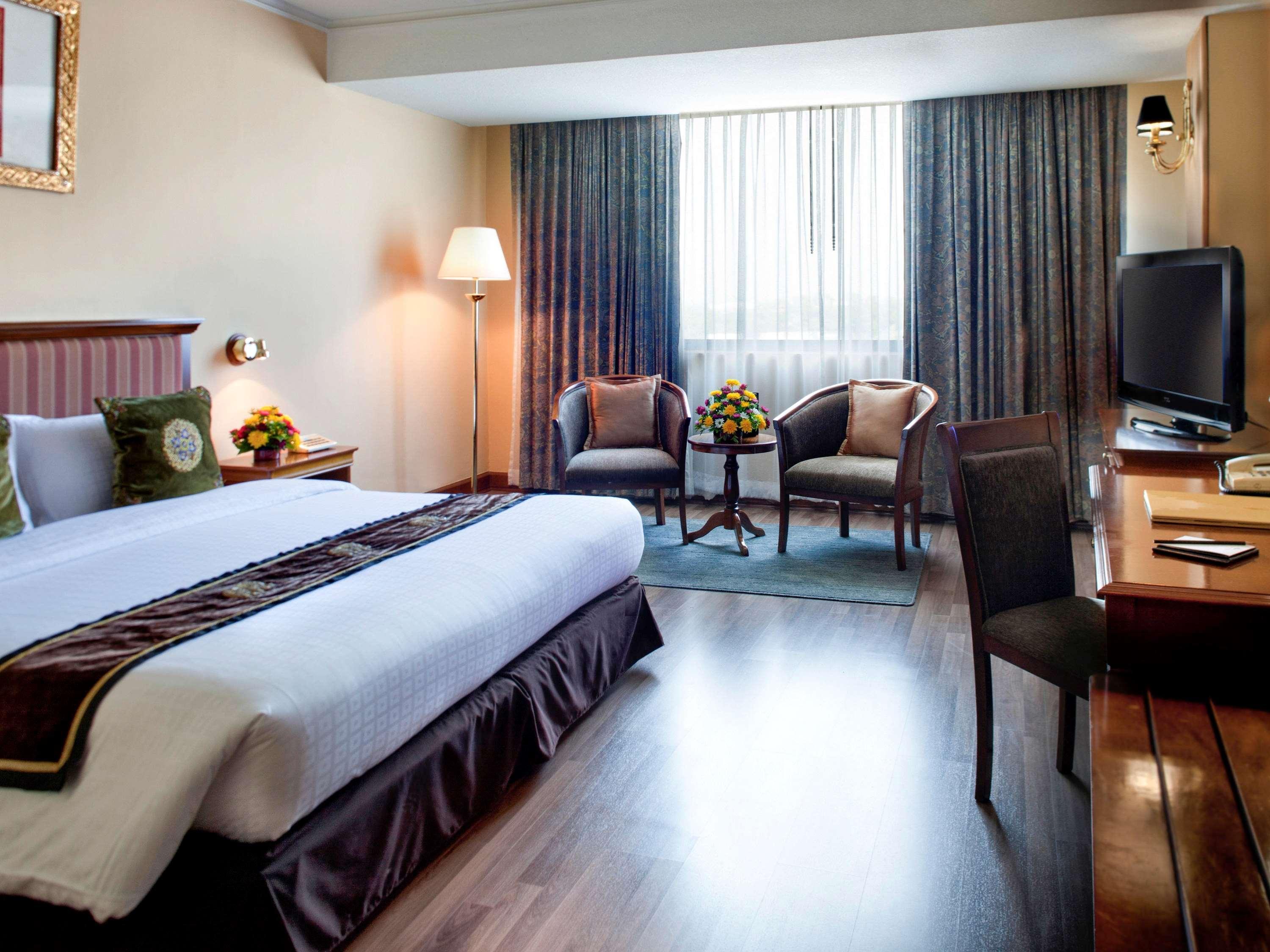 Mercure Mandalay Hill Resort Exterior photo