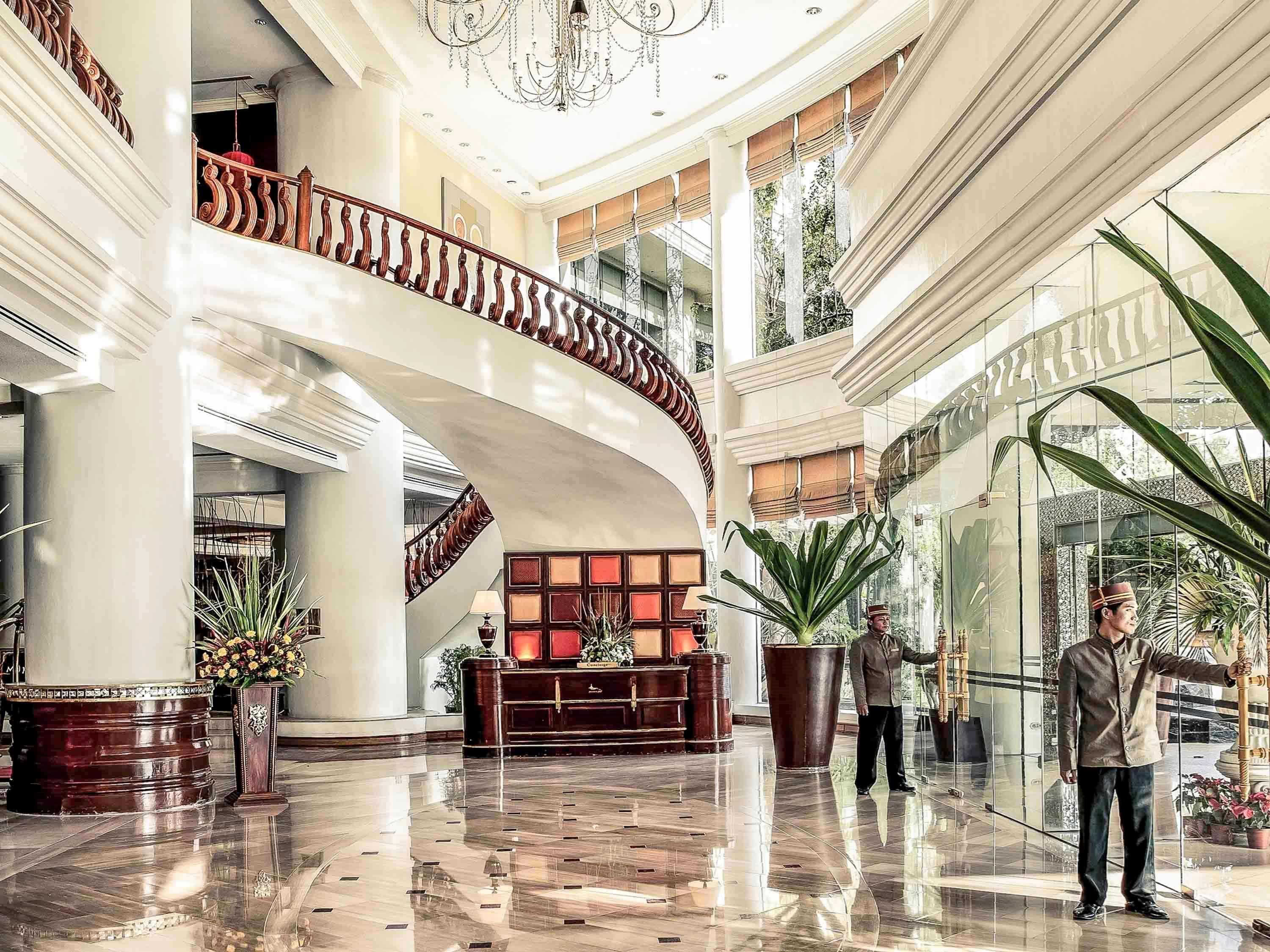 Mercure Mandalay Hill Resort Exterior photo