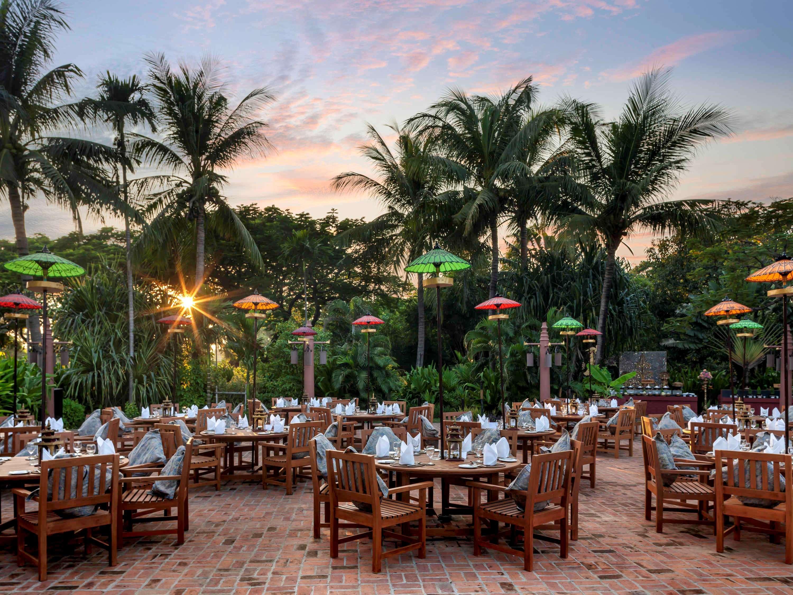Mercure Mandalay Hill Resort Exterior photo